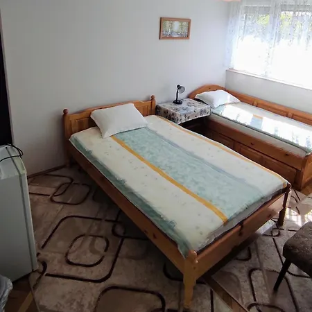 Two-room In The Center Проживання в сім'ї Несебир